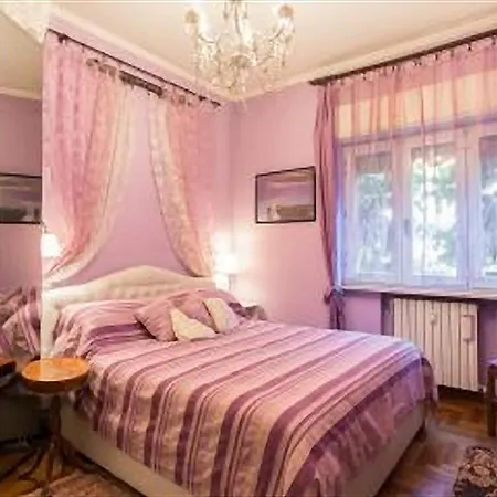 Romantic & Artistic Apartment-3